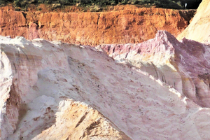  »10 Kaolin-containing Dogger sandstone at Grossschönbrunn open pit/Southern German Block 