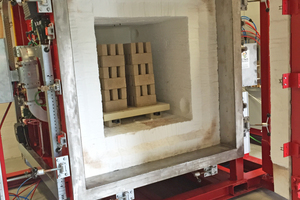  » The new MAGF chamber kiln in operation at the DTI  