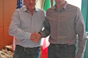  » Bob Belden (left) and Giancarlo Marcheluzzo have signed an agreement for the revamping of Production Unit No. 8 of the Ohio-based Belden Group 