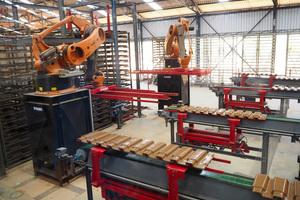  »2 Cerâmica Livramento: automatic loading of the drying cars with green roofing tiles 