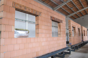  »5 Handling of the prefabricated walls 