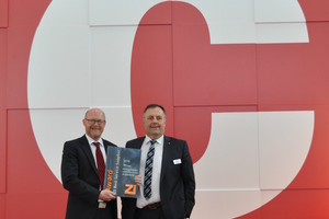  » Bernd Braun (links) und Karl Liedel mit dem Zi Award Best Service Supplier 2018, der an die Firma Hans Lingl Anlagenbau und Verfahrenstechnik GmbH &amp; Co. KG ging 