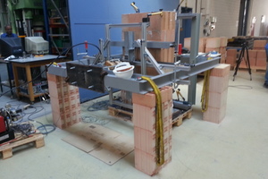  »7 Test set-up for determination of flexural strength, with fracture plane in parallel with horizontal joint (fxk1) 