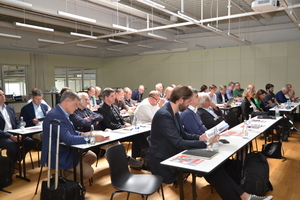  » Die Professoren-Tagung fand im Auditorium des Produktionsgebäudes auf dem Vitra Campus in Weil am Rhein statt 