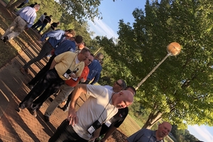 <div class="bildtext"><span class="bildnummer">»5</span> At the traditional steak cookout, the attendees lined up to find out “Who is going to barbecue the best steak?”</div> 
