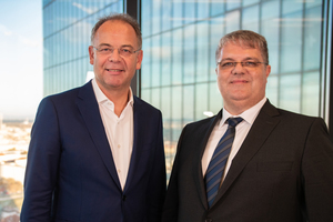  » Heimo Scheuch, Wienerberger AG, and Kurt Schümchen, Interbran Group (right) 