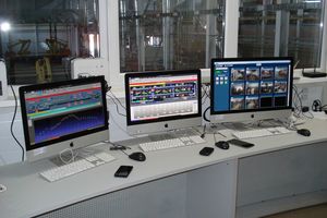  »2 View into the control station of a Bedeschi plant 