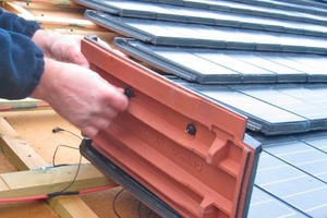  &gt;&gt;18 Solar roofing tiles 