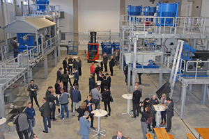  » Approx. 100 industry experts came together to gather information about the new pilot plant for construction material recycling at IAB-Weimar 