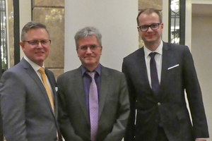  »4 Stefan Jungk (links) und Dr. Matthias Frederichs (rechts) mit Berthold Goeke, Unterabteilungsleiter Klimaschutz im Bundesumweltministerium 