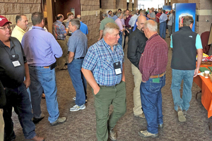  »2 Around 400 attendees shared news from the industry 