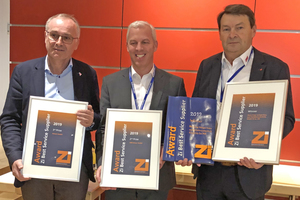  <div class="bildtext"><span class="bildnummer">»2</span> Die Gewinner des Awards Zi Best Service Supplier 2019 (v.l.n.r.):<br />Klaus Schülein, Rehart (3. Platz), Timo Mader, ZMB Braun (2. Platz) und Gerhard Müller, Lingl (Sieger)</div> 