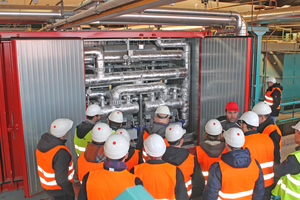  »1 At the Wienerberger plant in Uttendorf, Austria, the new high-temperature heat pump heats a section of the tunnel dryer 