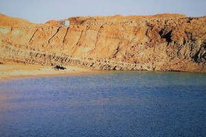  »2b Erkundung Mauerziegelton: Anbohren von artesischem Grundwasser an der Grenze Muschelkalk/Keuper, Bodenklassen 4 bis 7 nach DIN 18300, Bohrdurchmesser 146 mm, Endteufe 50 m (Niedersachsen) 