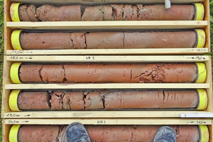  »9a Non-prepared drilling cores: Diameter 101 mm, wireline core drilling method, drilling diameter 146 mm, playa clay sequences in the Upper Buntsandstein, depth 16 to 21 m (North Rhine-Westphalia) 