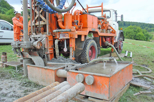  »7a Erkundung Mauerziegelton: Einsatz von Wasser als Spülhilfe, Seilkernbohrverfahren, Playaton-Sequenzen im Oberen Buntsandstein, Bodenklasse 6 nach DIN 18300, Bohrdurchmesser 146 mm, Endteufen bis 20 m (Nordrhein-Westfalen) 