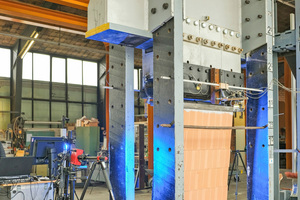  »3 Wall test stand at the Institute for Brick and Tile Research Essen 