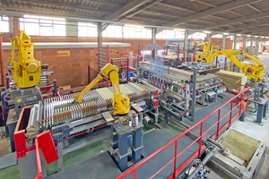  »1 The new robot-assisted insulation material filling line at Zeller Poroton in Alzenau 