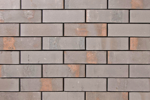  » Steam-treated façade bricks “Pirna”: Warm grey shades provide for an extravagant look. 