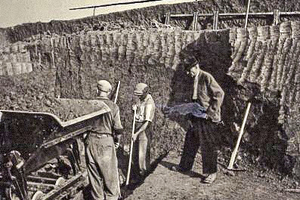  » Quarry at Großheirath with founder Adolf Gottfried (1950) 