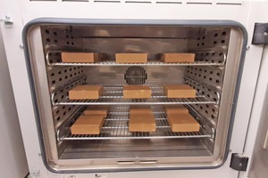  »3 Temperature-time programme for drying the green clay blocks to a constant weight (left) and drying of the green blocks in the drying cabinet (right). 