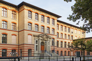  » The most important initial building of the beginning brick boom in Zurich is the Chemistry Building of ETH Zurich, built between 1884 and 1886 