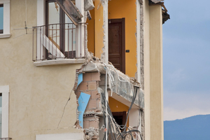  »3 Damage following an earthquake [14] 