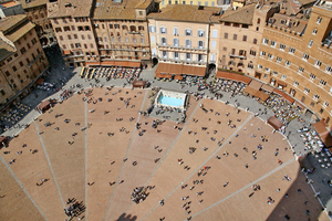  » In southern Europe - here the Piazza del Campo in Siena - brick pavers are traditionally laid in a bonded mortar bed.  