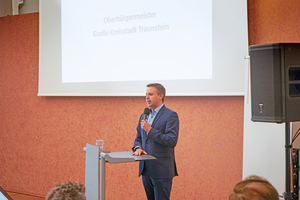  » Oberbürgermeister Dr. Christian Hümmer: „Die Politik ist nicht der bessere Architekt und nicht der bessere Bauunternehmer“. 