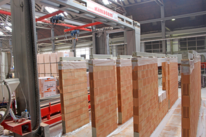  » Brick elements prefabricated in the factory for single-family house construction expand Lücking‘s product range. 