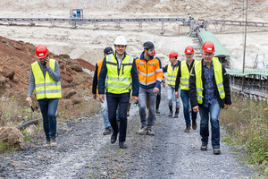  » Die erste Gruppe in der Grube Wimpfsfeld, eine Lagerstätte hochwertiger hellbrennender Tone. 