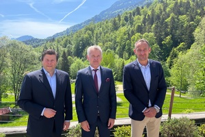  » Unanimously elected: Thomas Bader (l.), Johannes Edmüller (m.) and Markus Wiest form the new management team of the Association of the Bavarian Brick and Tile Industry (BZV, Munich) 