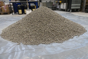  »10 Lightweight aggregates prepared in the IAB pilot plant from filled bricks 