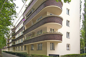  » Mendelsohn’s use of brick was innovative: the layering of glossy trusses and duller stretcher bars creates a striped structure on the façade of the Woga complex in Berlin 