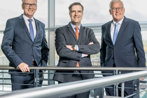  » Die neue Geschäftsführung der Zschimmer &amp; Schwarz-Gruppe ab dem 1. Januar 2023, v. l.: Dr. Felix Grimm (COO), Dr. Christoph Riemer (CEO) und Dietmar Clausen (CFO)  