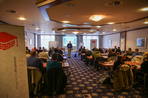   » Die Mauerwerkstage 2023 haben zum wichtigen Thema Nachhaltigkeit die verschiedenen Handlungs- und Sichtweisen unterschiedlicher Akteure gezeigt und allen Teilnehmern interessante Denkanstöße geboten 
   