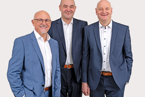  » Zwei Generationen von Geschäftsführern bei Händle (von links): Gerhard Fischer,Thomas Bauer und Andreas Treut  