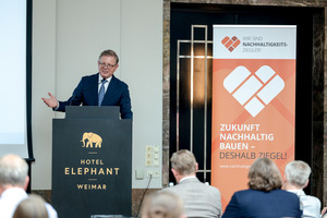  » "Above all, we have to make it even clearer to the political elected representatives that brick, as a natural, regional building material with short distances and excellent recycling potential, fulfils all the requirements of sustainability like hardly any other building material," emphasised president Stefan Jungk 