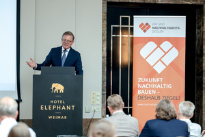  » “We have to make it even clearer, especially to political representatives, that brick as a natural, regional building material with short distances and excellent recycling potential fulfils all the requirements of sustainability like hardly any other building material,” emphasised President Stefan Jungk 