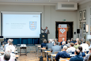  » In his foreword, Bodo Ramelow, Minister-President of Thuringia, emphasised the innovative strength of the brick manufacturers, their efforts towards climate-friendly production and the importance of bricks as a building material for the future 