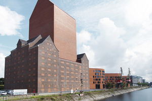 » The former granary, built in 1936, stands at the inner harbour of Duisburg, at Schwanentor 