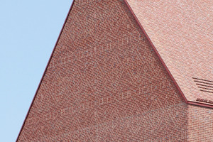  » The exposed brickwork in English bond together with projections and recesses forms diamond patterns 