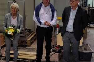   » Die neue Institutsleitung des IZF (von links nach rechts): Frau Ilg (stellvertretende Leiterin), Dipl.-Ing. Eckhard Rimpel (stellvertretender Leiter), Dr.-Ing. Rigo Giese (Leiter)  