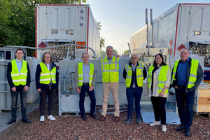  » Live exchange during on-site testing: From left to right: Thorsten Hahn (IHK Nord-Westfalen), Lars Baumgürtel (CEO Zinq Group), Dr Jürgen Grüner (WFC), Christian Hagemeister, Alexander Dütz (Operations Manager Hagemeister), Nathalie Reichel (WFC), Frank Hengstermann (Dr Suwelack) 