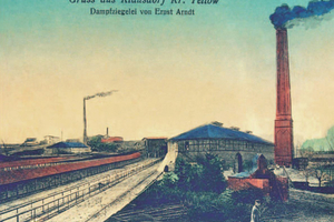  » Abb. 5: Postkarte von der Dampfziegelei Ziegelei Ernst Arndt in Klausdorf, 1915. Rechts im Bild ist der Ringofen mit rauchendem Schornstein zu sehen 