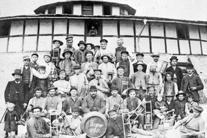  » Fig. 2: Lippe brickmakers from Haustenbeck at a brickyard in Bagow, 1890 