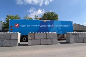  » Bild 1 - „Hier kommt der Wasserstoff“ und zwar auf einem Trailer 