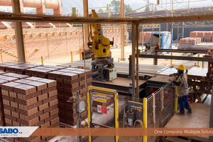  » Die neue Direktsetzmaschine im Werk Latercer Sac von Ladrillos Fortes, gebaut von Sabo 