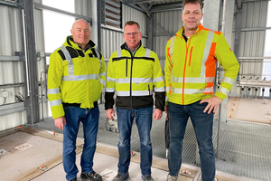  » Christoph Hellmich, Hellmich GmbH &amp; Co. KG, Ralf Borrmann, Managing Director Röben, and Steffen Hennicke, Plant Manager Querenstede (from left) 