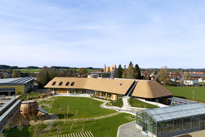  » Eine begehbare Gebäudeskulptur war der Plan von haascookzemmrich STUDIO2050 aus Stuttgart für das Besucherzentrum der Rapunzel Naturkost GmbH in Legau, Unterallgäu 
